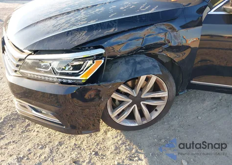 2017 Volkswagen Passat 1.8T Se z USA, uszkodzony, nr VIN 1VWGT7A3XHC008248